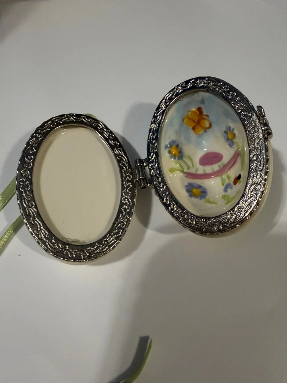 Longaberger 2007 Ceramic Egg Tie on - NEW
